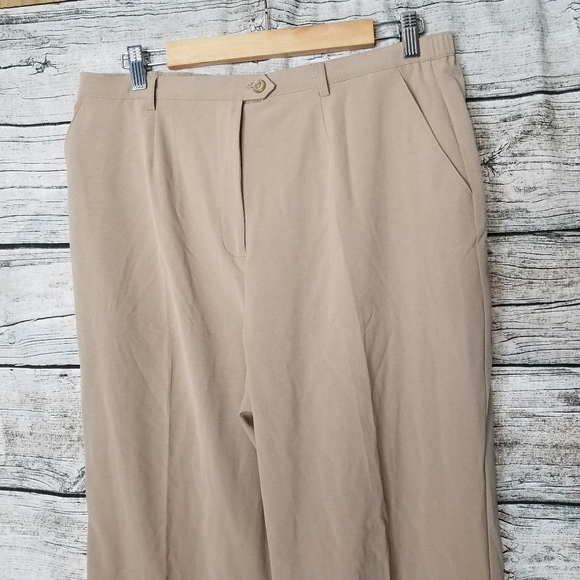 sag harbor Stretch Average Lenght Color Khaki Size 14.Waist approx: 15.5 inche - Picture 2 of 9